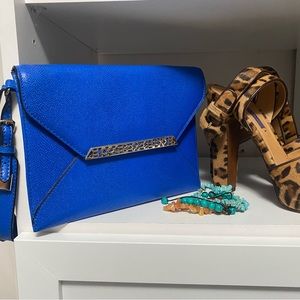 Stella & Dot - Blue Wristlet Bag